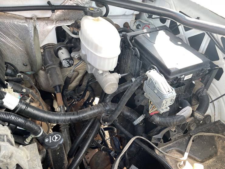 2015-chevrolet-silverado-2500-image-27