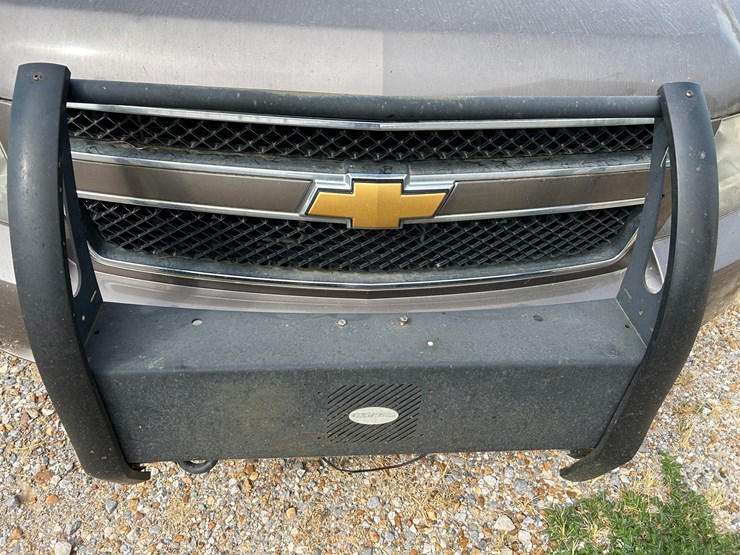 2015-chevrolet-tahoe-image-15