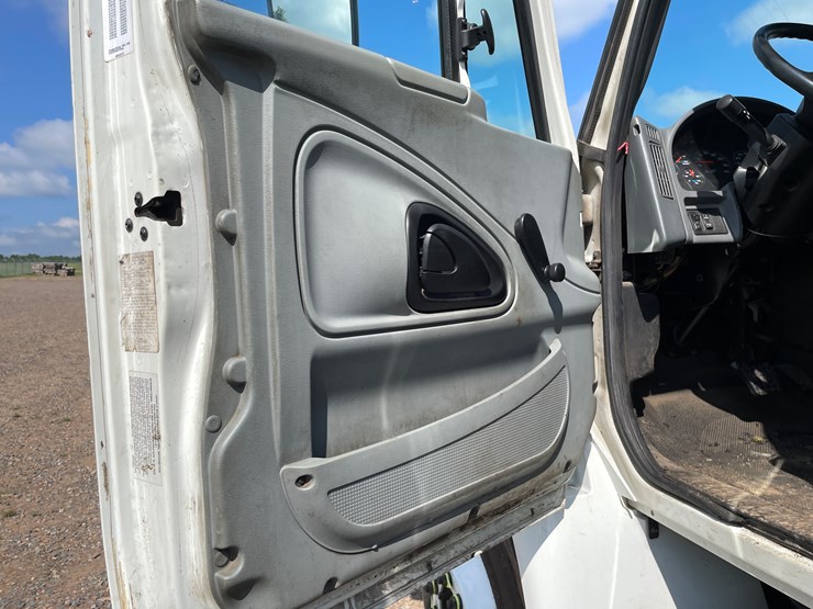 2006-international-durastar-4400-image-21