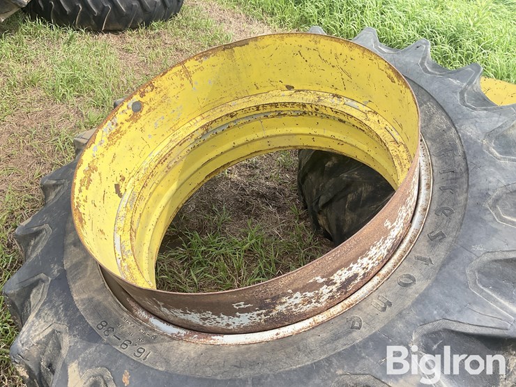 john-deere-16-image-11