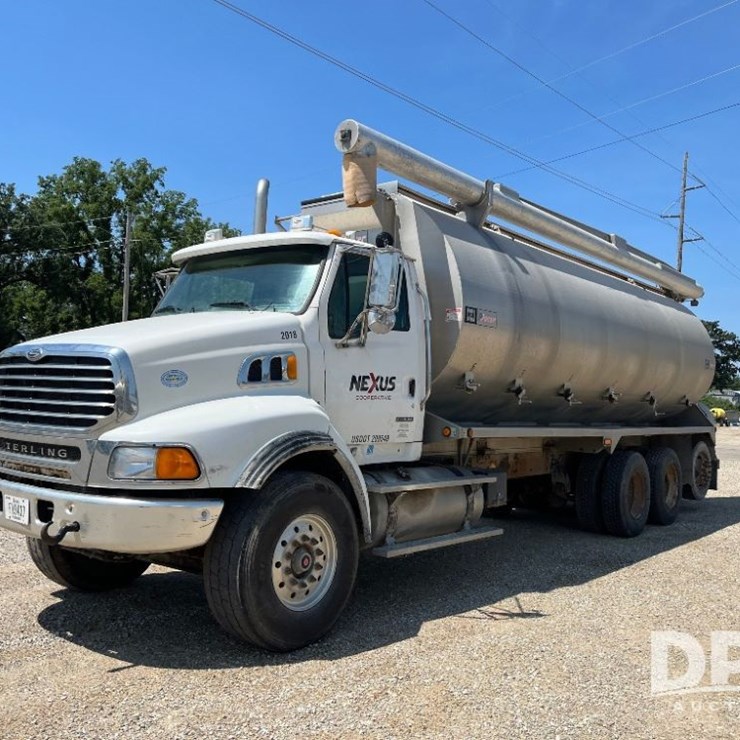 2009 Sterling Feed Truck (JN2573, Unit 2018)