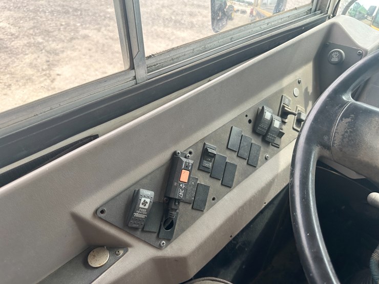 #18-•-#23871-•-2002-international-genesis-school-bus-vin:-1hvbgaan62a917777-image-73