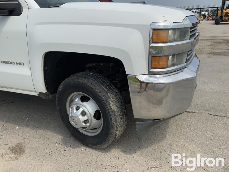 2015-chevrolet-silverado-3500hd-image-12