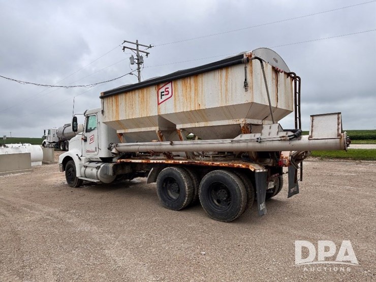 2004-ihc-9400i-dry-tender-truck-(gp11023,-unit-193)-image-15