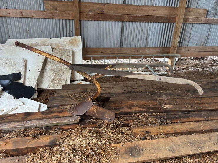adjustable-walking-potato-plow-image-2