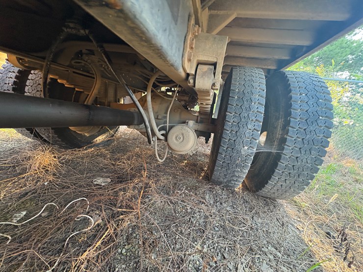 2000-ford-f750-image-30