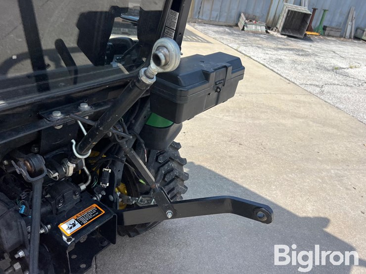 2015-john-deere-1025r-image-14