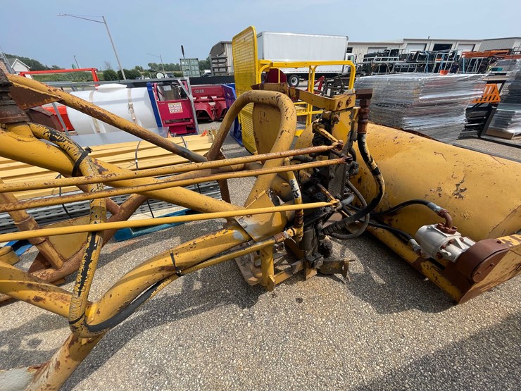 #8021-•-construction-sweeper-(o12)-image-10