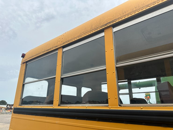 #18-•-#23871-•-2002-international-genesis-school-bus-vin:-1hvbgaan62a917777-image-38