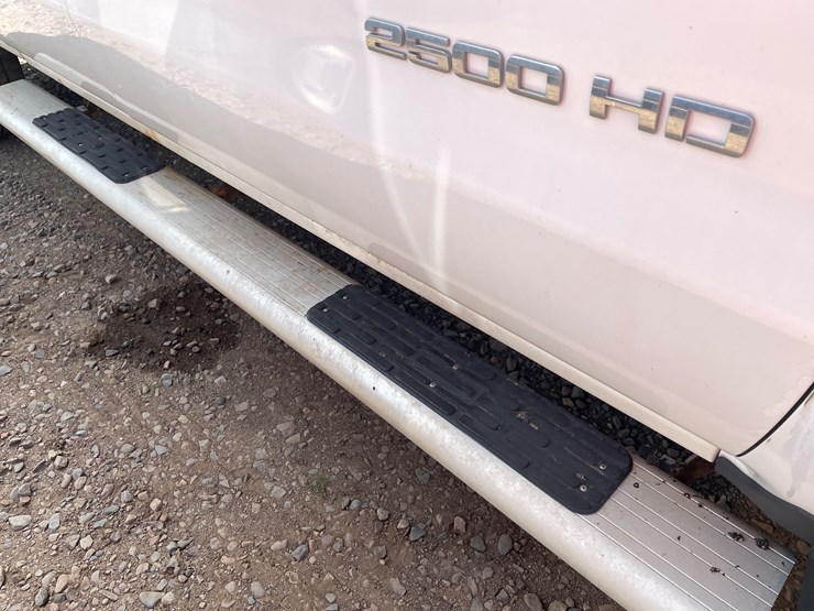 2015-chevrolet-silverado-2500-image-7