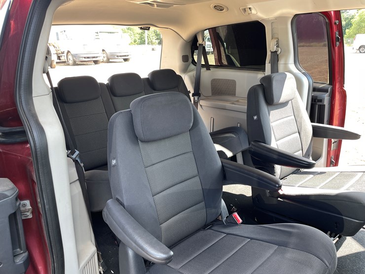 2009-dodge-grand-caravan-image-41