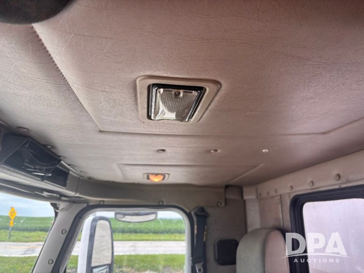 2004-ihc-9400i-dry-tender-truck-(gp11023,-unit-193)-image-88