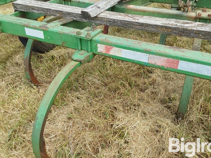 john-deere-100-image-17