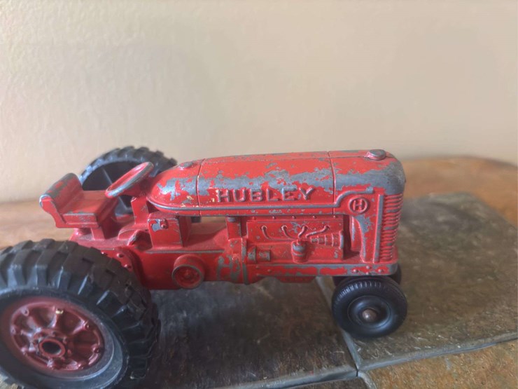 1/16-oliver-baler-and-hubley-tractor-and-implements-image-15