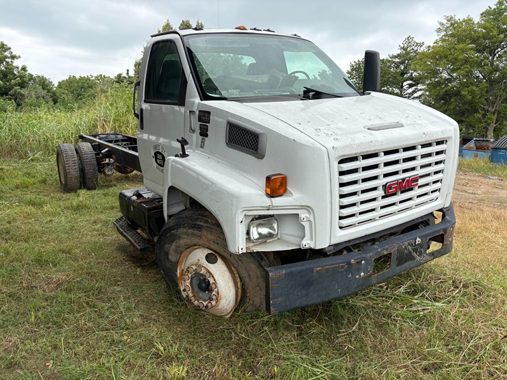 #48-•-#25351-•-inop-2005-gmc-c7500-t/a-daycab-truck-tractor-vin:-1gdm7c1395f500732-image-2