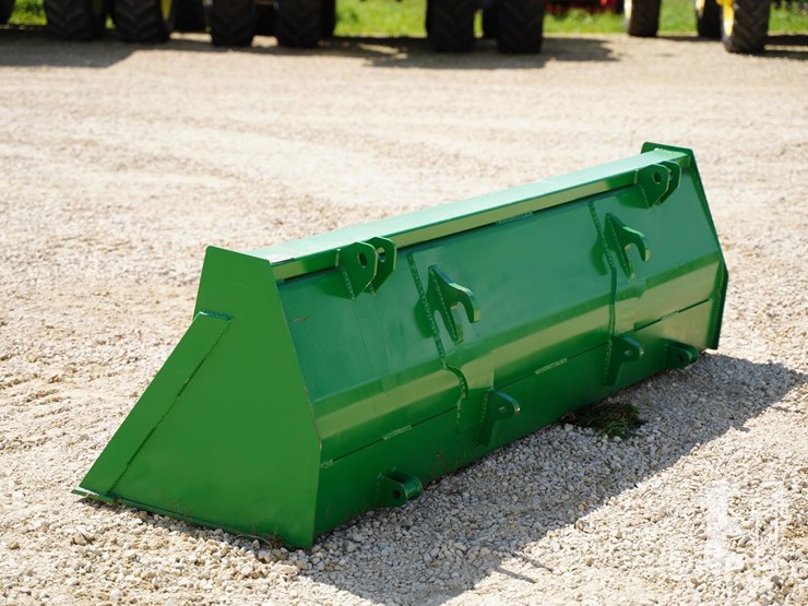 2025-john-deere-640-image-6
