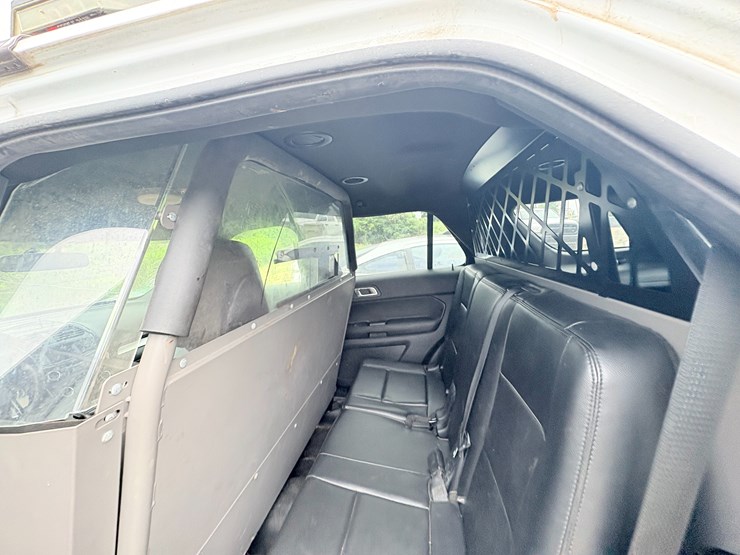 2018-ford-explorer-image-29