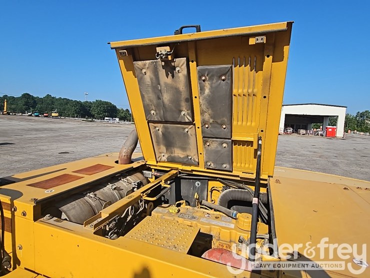 2019-caterpillar-336-image-49