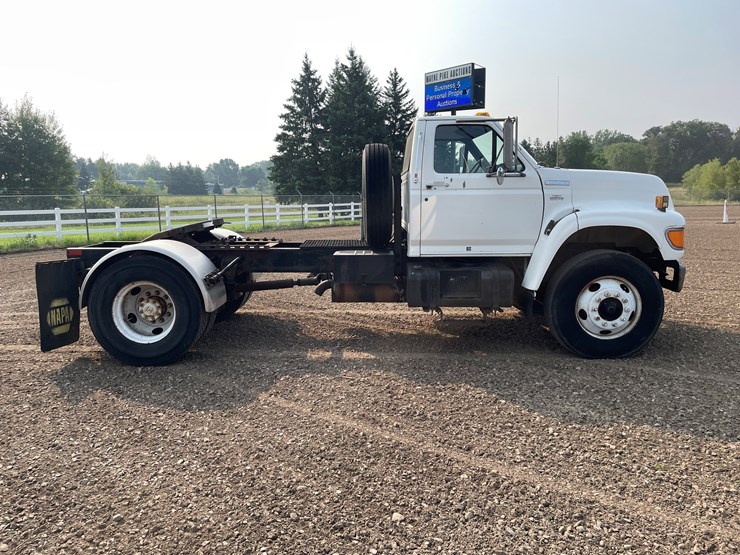 1995-ford-tractor-image-6