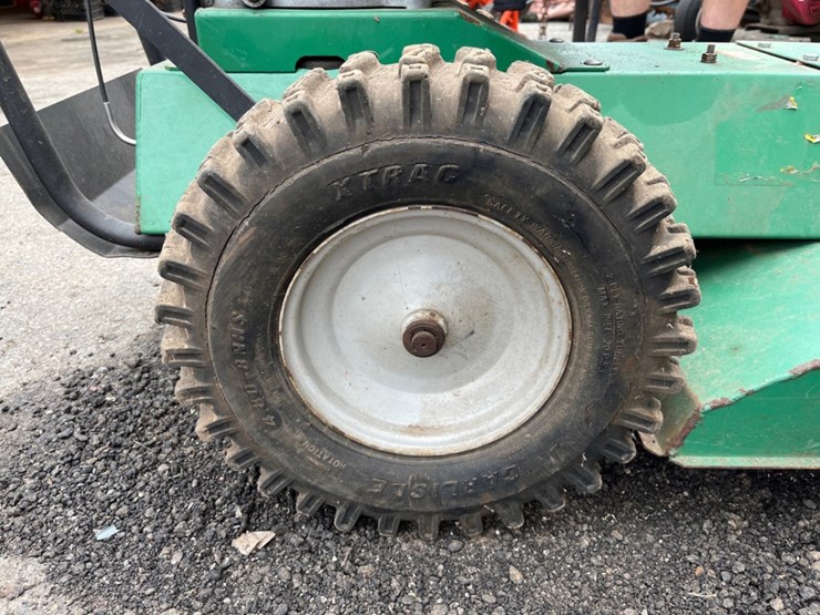 billy-goat-24"-gas-outback-brushcutter-image-9