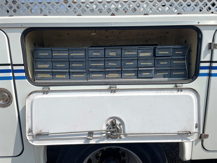2008-gmc-7500-image-15