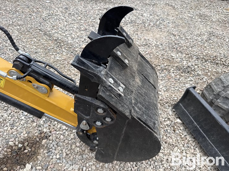 2025-agt-qnt30-mini-excavator-image-15