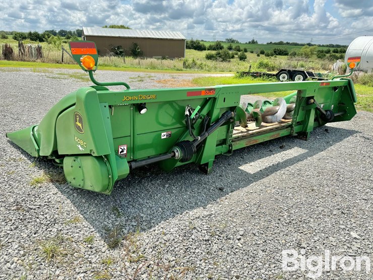 2010-john-deere-608c-image-7