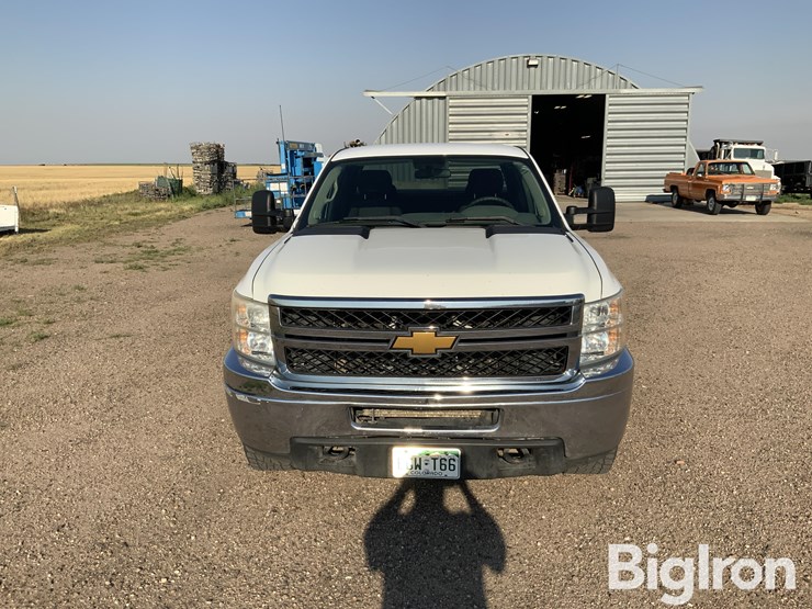 2013-chevrolet-3500hd-image-2