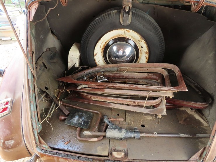 1940-ford-deluxe-survivor-4dr-sedan-image-27