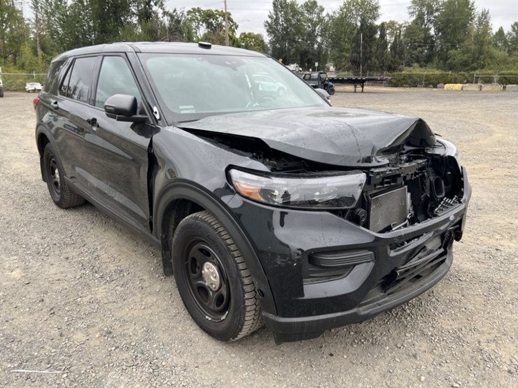 2020-ford-explorer-image-2