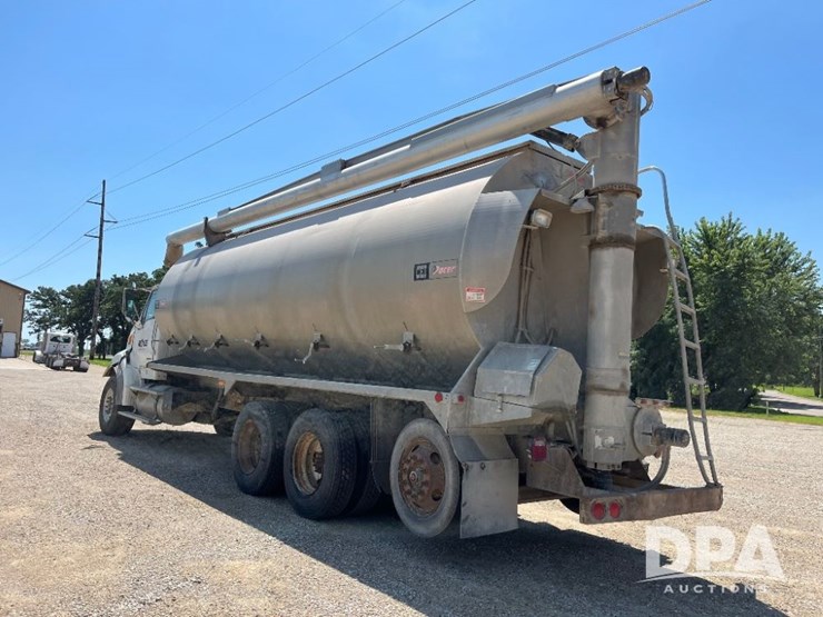 2009-sterling-feed-truck-(jn2573,-unit-2018)-image-16