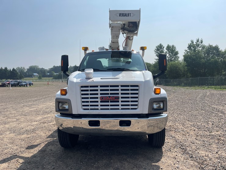 2008-gmc-7500-image-8