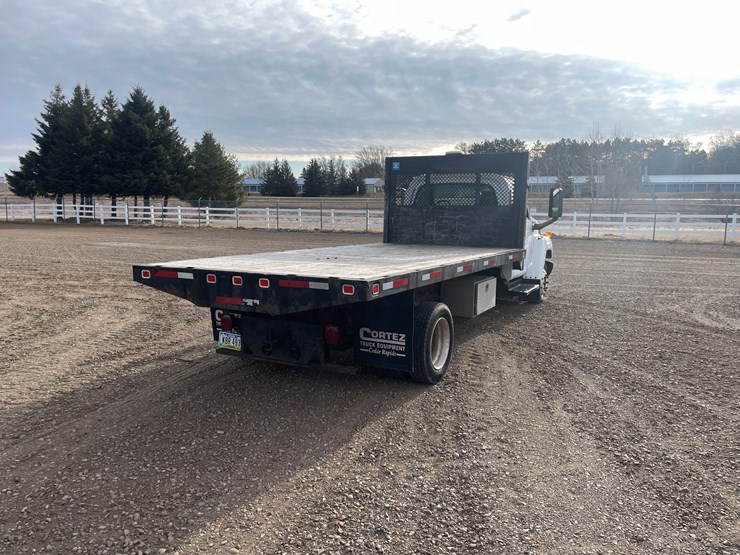 2005-gmc-5500-image-5