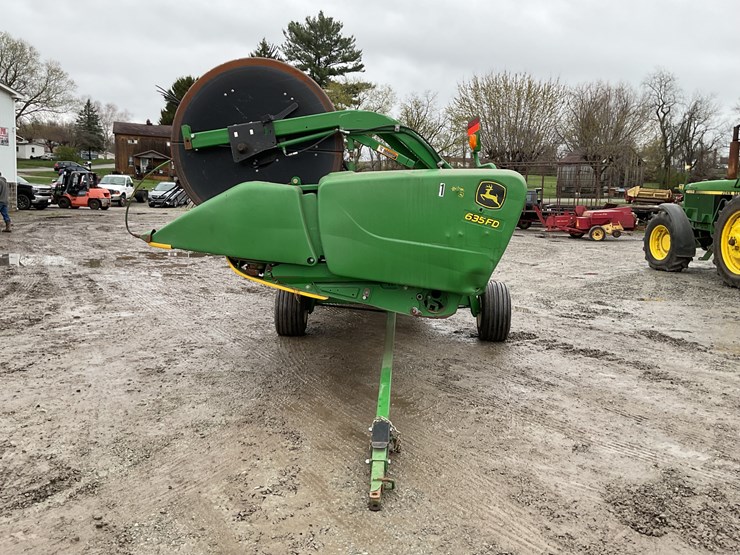 2019-john-deere-635f-image-8