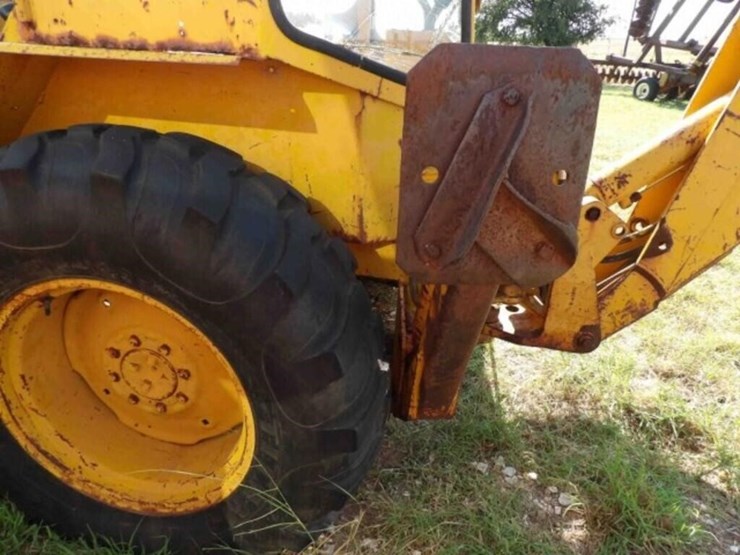 john-deere-300-image-7