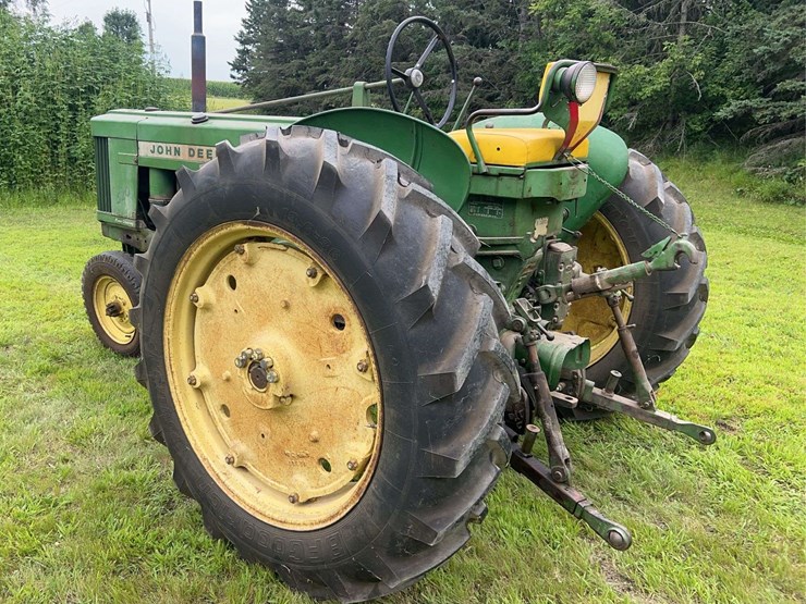 1958-john-deere-520-image-3