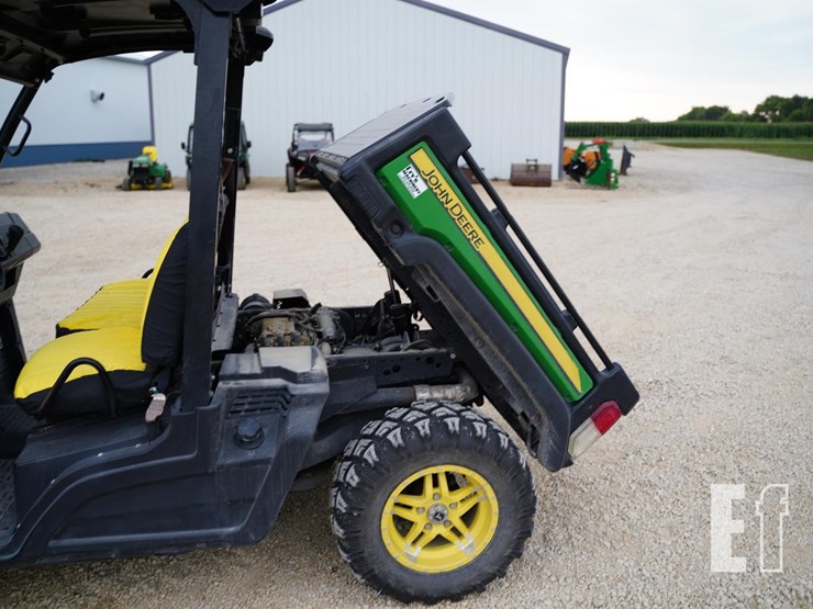 2019-john-deere-gator-xuv-835m-image-28