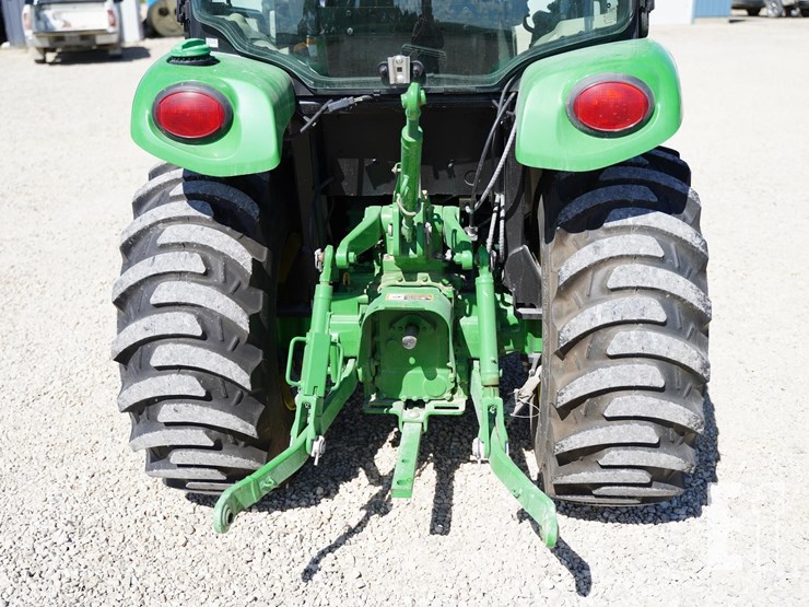 2014-john-deere-3033r-image-24