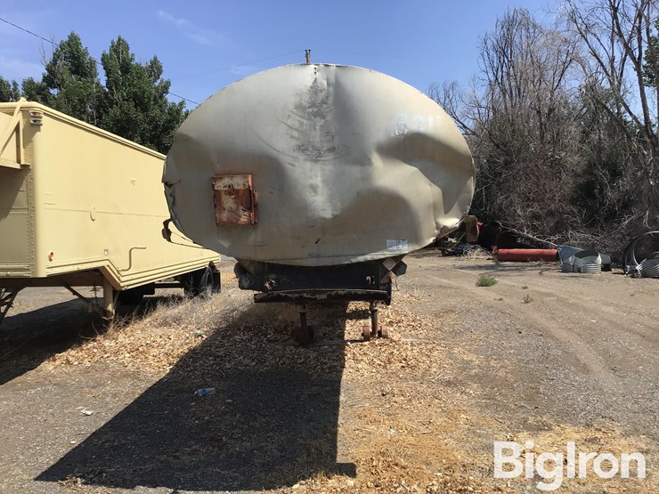 1957-custom-trailer-image-2