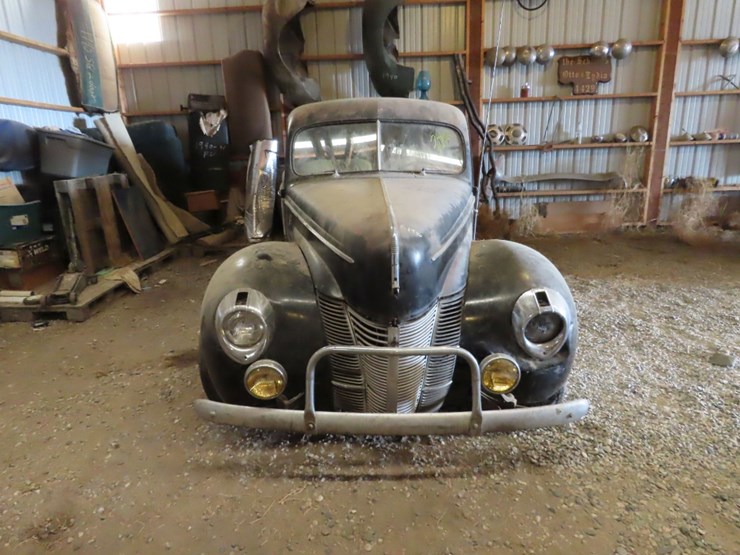 1940-ford-deluxe-2dr-sedan-image-11
