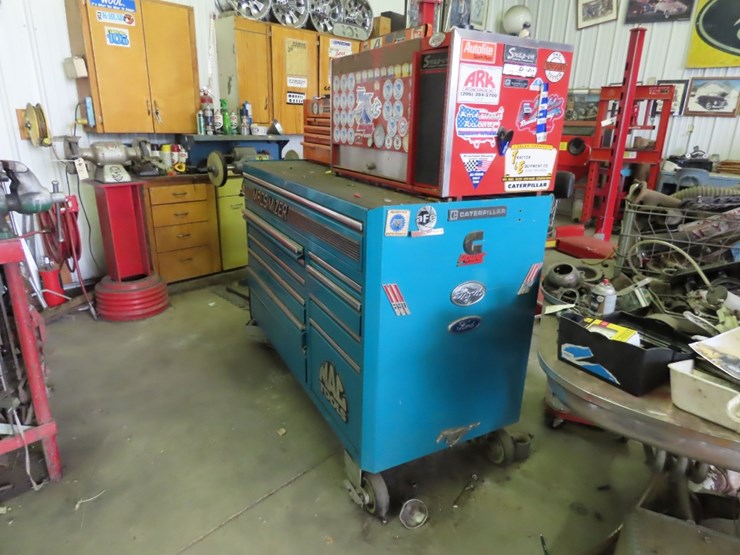 mac-tools-large-tool-chest-image-4
