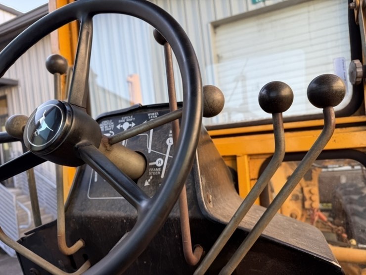 1974-deere-570a-image-15