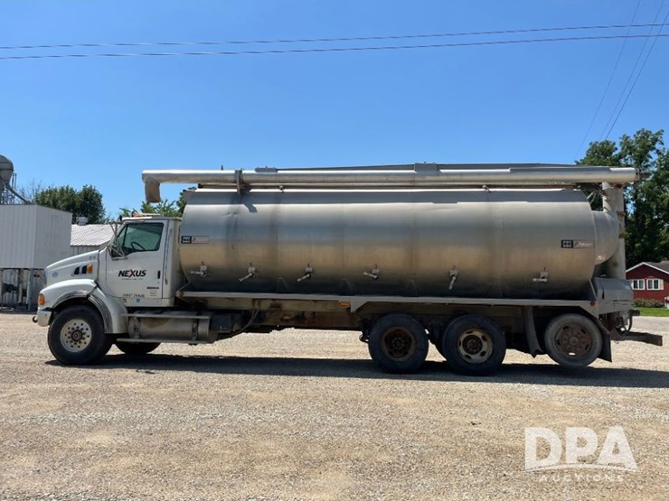 2009-sterling-feed-truck-(jn2573,-unit-2018)-image-19