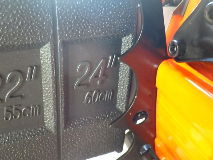 24"-hnsavrqua-chainsaw-365-image-9
