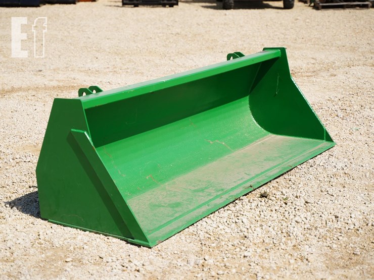 2025-john-deere-640-image-3