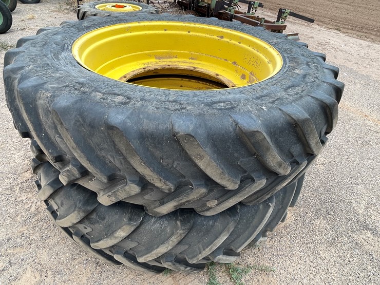 deere-tires-image-1