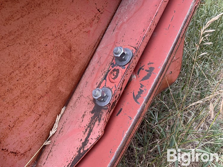 hesston-6600-image-18