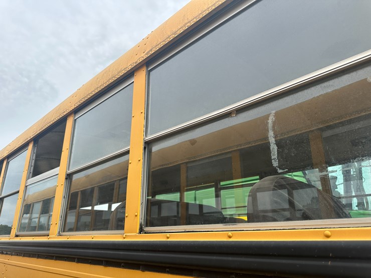 #18-•-#23871-•-2002-international-genesis-school-bus-vin:-1hvbgaan62a917777-image-34
