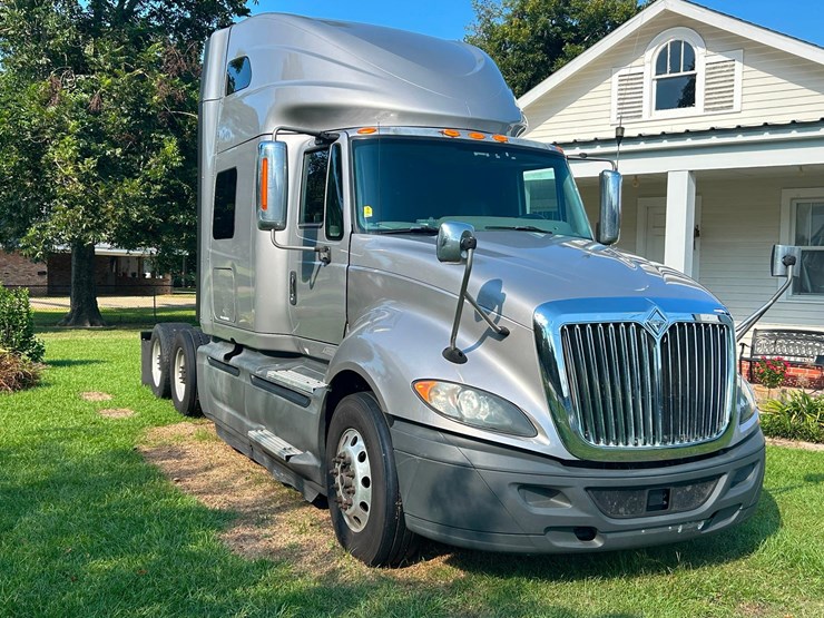 2017-international-prostar-image-4
