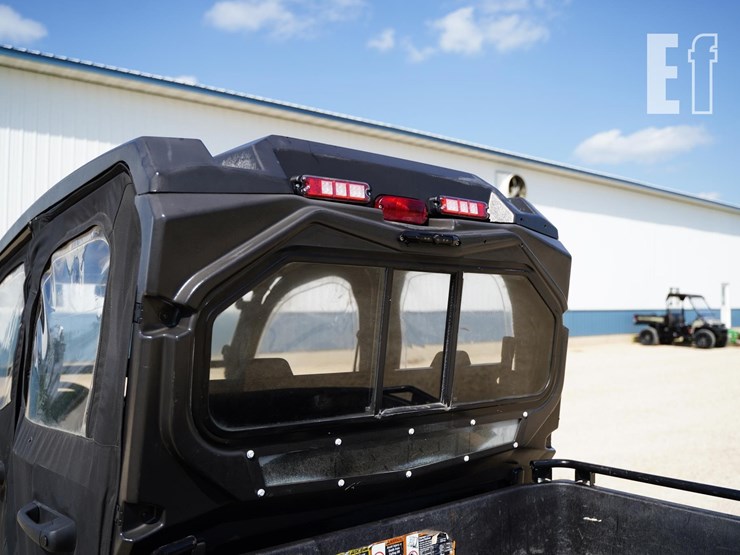 2017-john-deere-gator-image-19